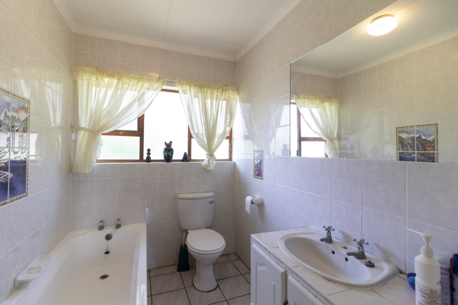 5 Bedroom Property for Sale in Forest Downs Eastern Cape